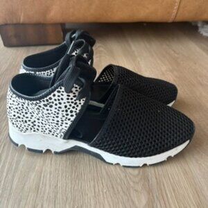 ALL BLACK women's mesh sneakers in black white spotted US 6 EU 37